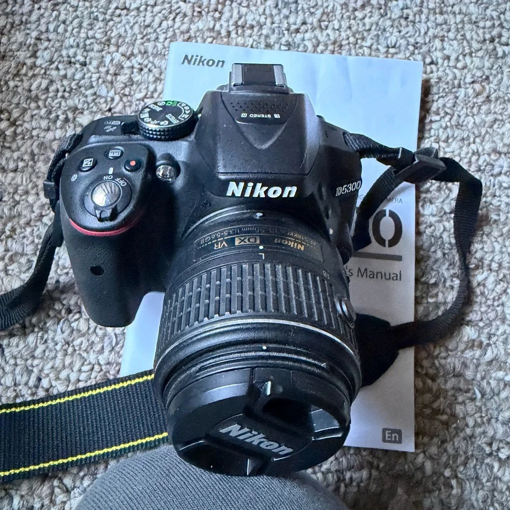Nikon D5300 Black Digital Camera Kit